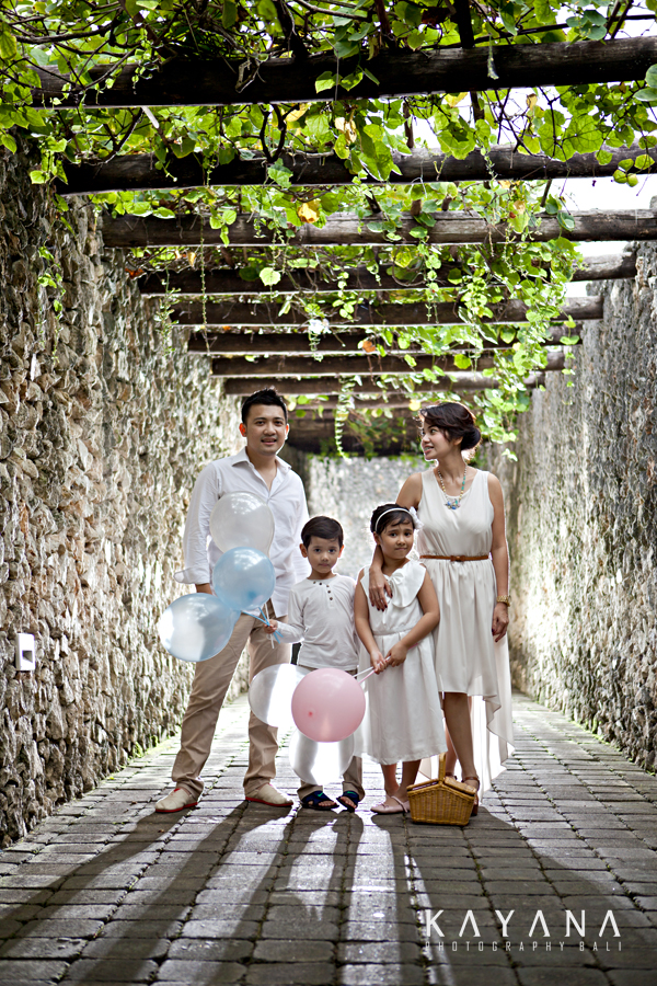 danto-family-photography-bali-karma-kandara-01