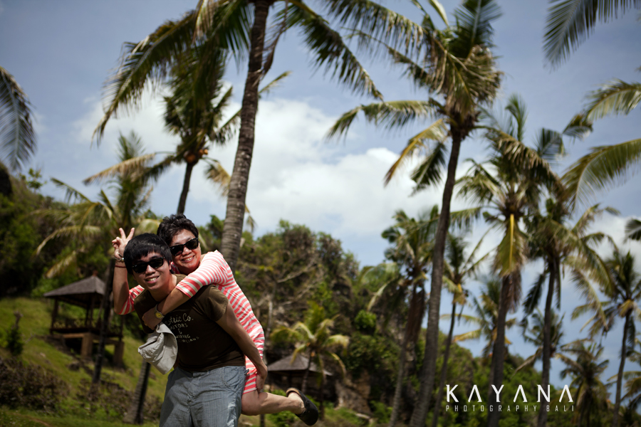 Bali-Photographer-Family-Photos-Balangan-Beach-03