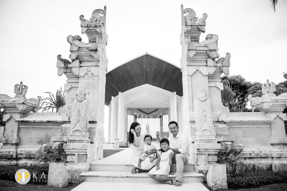 Raharjo Bali Family Photo at Grand Nikko by Bali Photographer 02